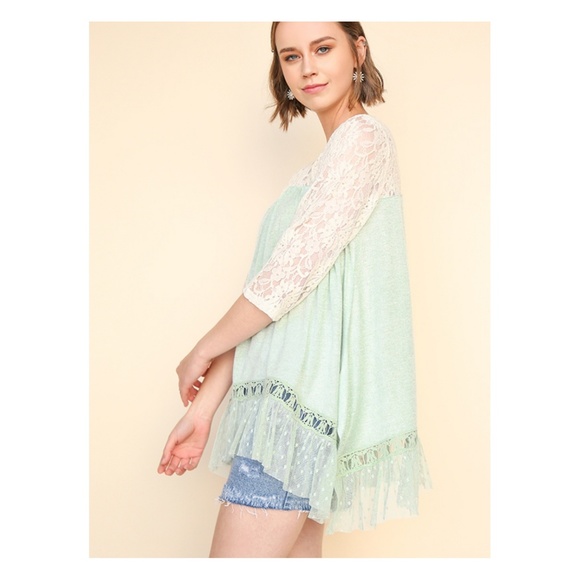 Springtime In The City Lace Sleeve Blouse - Picture 4 of 8